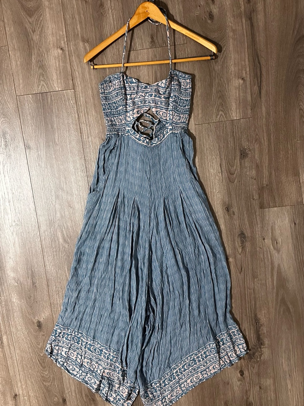 Free People Crystal Bay Jumpsuit Wide Leg Open Tied Halter Patterned BOHO - Picture 4 of 12